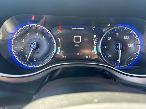 Certified 2022 Chrysler Pacifica Limited w/ S Appearance Package FWD image 13