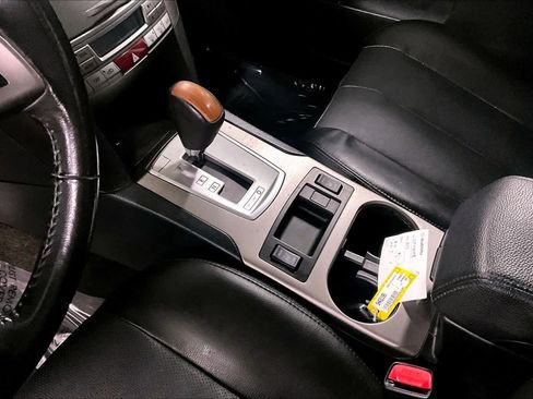 Used 2013 Subaru Outback 2.5i Limited w/ Moonroof Pkg image 16