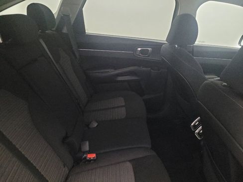 Used 2023 Kia Sorento LX image 19