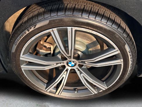 Used 2020 BMW 330i Sedan w/ Premium Package RWD image 11