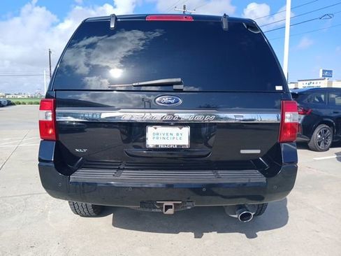 Used 2016 Ford Expedition XLT w/ Equipment Group 202A image 8