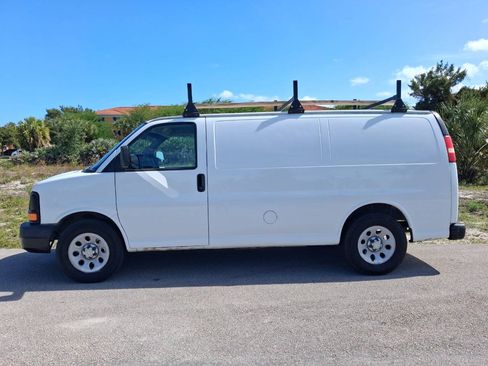 Used 2014 Chevrolet Express 1500 RWD image 9