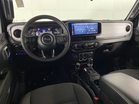 Used 2024 Jeep Wrangler Unlimited w/ Convenience Group AWD/4WD image 34