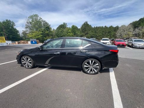 Used 2020 Nissan Altima 2.0 Platinum FWD image 8