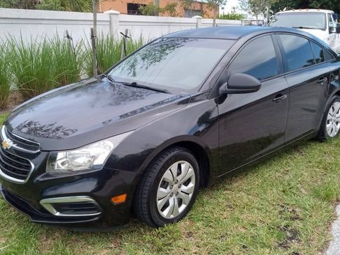 Used 2016 Chevrolet Cruze LS FWD image 2