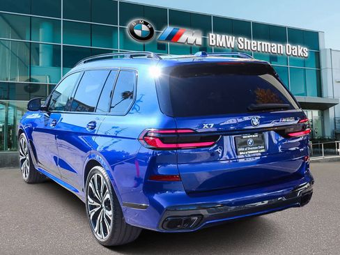 Used 2025 BMW X7 M60i image 6
