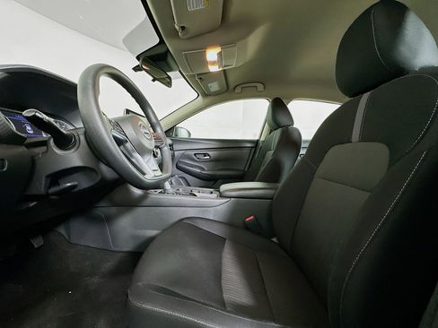 Used 2025 Nissan Sentra SV image 13