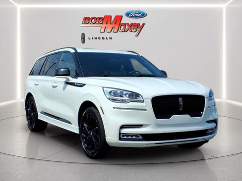 Used 2024 Lincoln Aviator Reserve w/ Equipment Group 201A AWD/4WD image 3