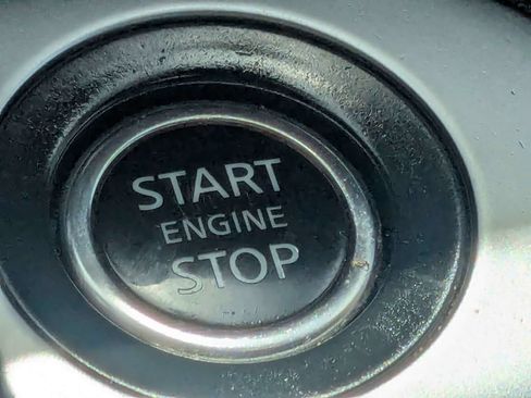 Used 2025 Nissan Sentra SR w/ SR Premium Package FWD image 27