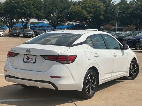 Used 2025 Nissan Sentra SV FWD image 5