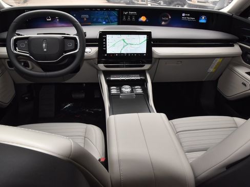 New 2026 Lincoln Nautilus Reserve image 16