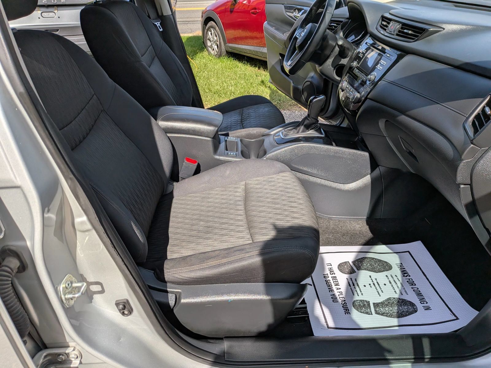 Used 2017 Nissan Rogue SV AWD/4WD image 37