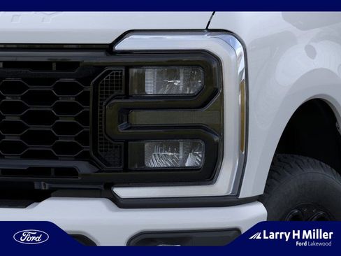 New 2026 Ford F250 XLT w/ XLT Premium Package AWD/4WD image 18
