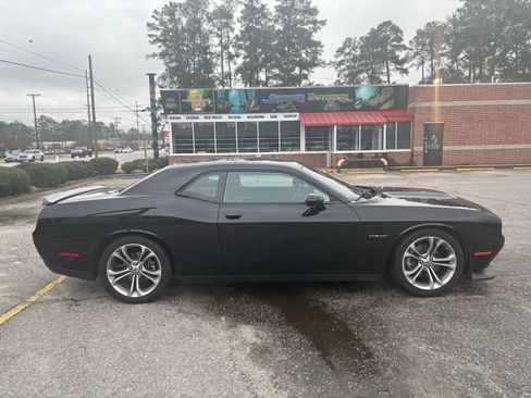 Used 2022 Dodge Challenger R/T image 6