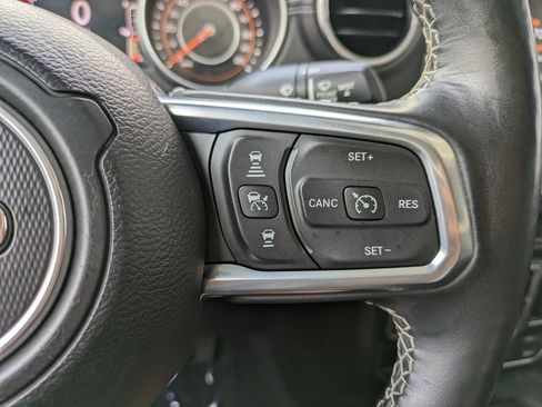 Used 2020 Jeep Gladiator Overland AWD/4WD image 18