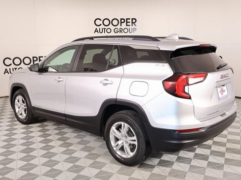 Used 2022 GMC Terrain SLE w/ Driver Convenience Package image 22