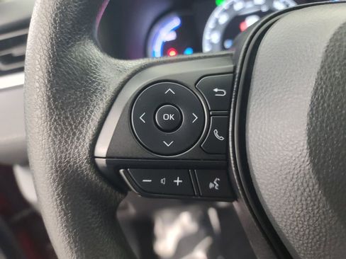 Used 2025 Toyota RAV4 XLE image 28