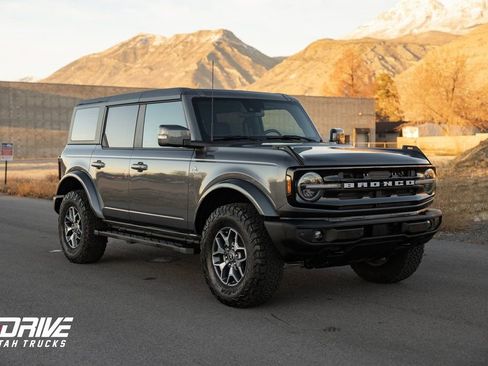 Used 2021 Ford Bronco Outer Banks image 1
