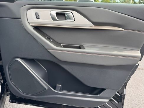 New 2025 Ford Explorer Active w/ Active Comfort Package image 26