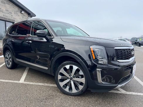 Used 2022 Kia Telluride S image 3