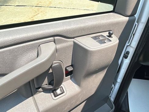 Used 2016 Chevrolet Express 3500 LT w/ LT Preferred Equipment Group RWD image 31