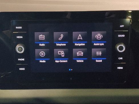 Used 2025 Volkswagen Jetta SE image 25