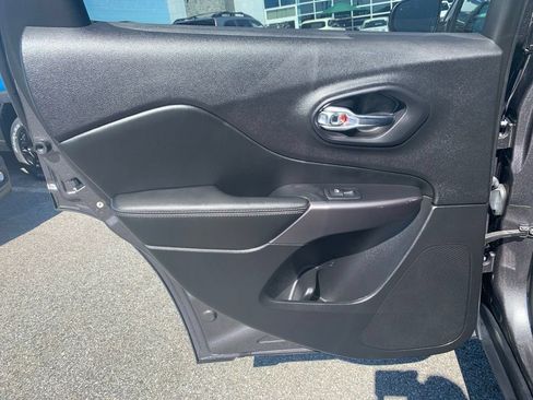 Used 2020 Jeep Cherokee Limited AWD/4WD image 19
