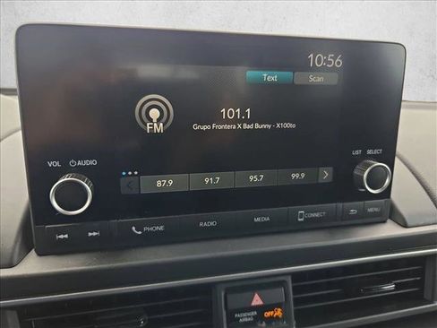 Used 2025 Honda Pilot Sport image 25