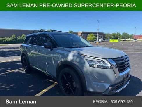 Used 2024 Nissan Pathfinder Platinum AWD/4WD image 3