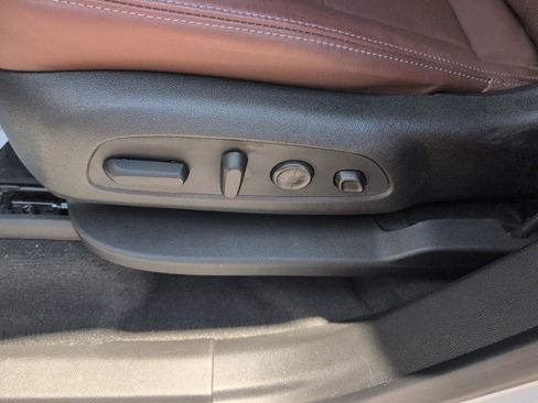 Used 2020 Buick Enclave Avenir w/ Avenir Technology Package AWD/4WD image 9