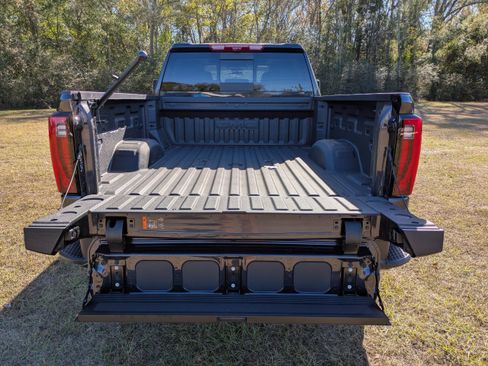 New 2025 GMC Sierra 2500 Denali w/ Denali Reserve Package AWD/4WD image 13