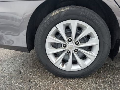 Used 2016 Toyota Camry LE image 26