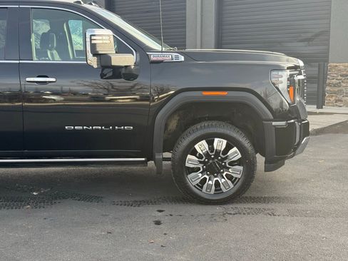 Used 2024 GMC Sierra 3500 Denali w/ Denali Reserve Package image 5