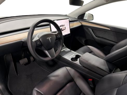 Certified 2023 Tesla Model Y Long Range AWD/4WD image 9