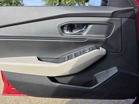 Used 2023 Honda Accord EX image 16