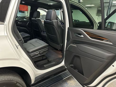 Used 2023 Cadillac Escalade Premium Luxury w/ Performance Package AWD/4WD image 38