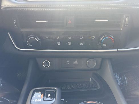 Used 2023 Nissan Rogue S image 13