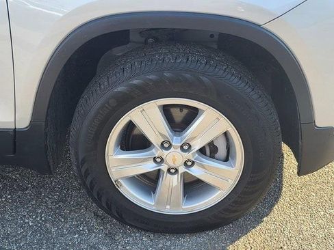 Used 2022 Chevrolet Trax LS w/ Tint and Cruise Package image 34