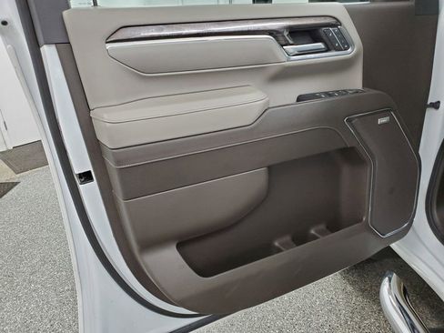 Used 2024 Chevrolet Silverado 2500 LTZ w/ LTZ Premium Package image 14