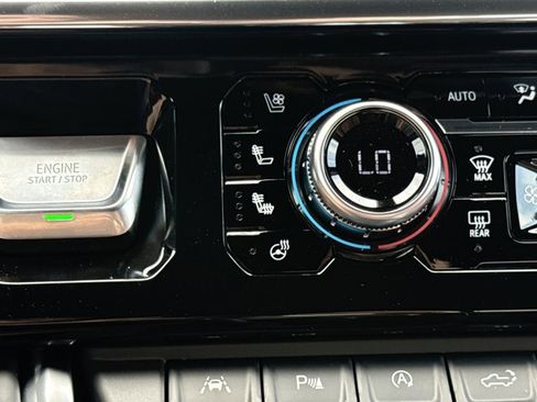 New 2026 GMC Sierra 1500 Denali Ultimate w/ LPO, Black Badging Package AWD/4WD image 22