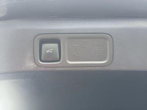 Used 2024 Lincoln Navigator Reserve AWD/4WD image 32