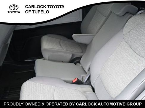 Used 2025 Toyota Sienna LE image 22