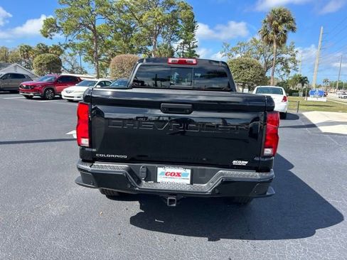 Used 2025 Chevrolet Colorado Z71 AWD/4WD image 5