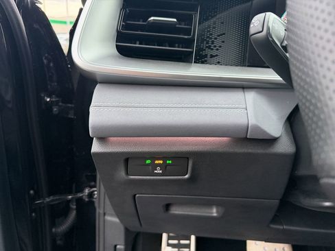 New 2026 Volkswagen Tiguan SE R-Line FWD image 19