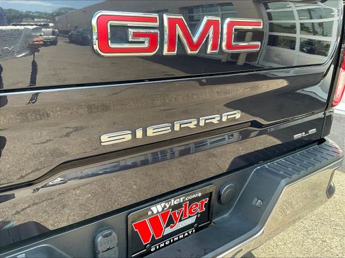 Used 2023 GMC Sierra 1500 SLE AWD/4WD image 24