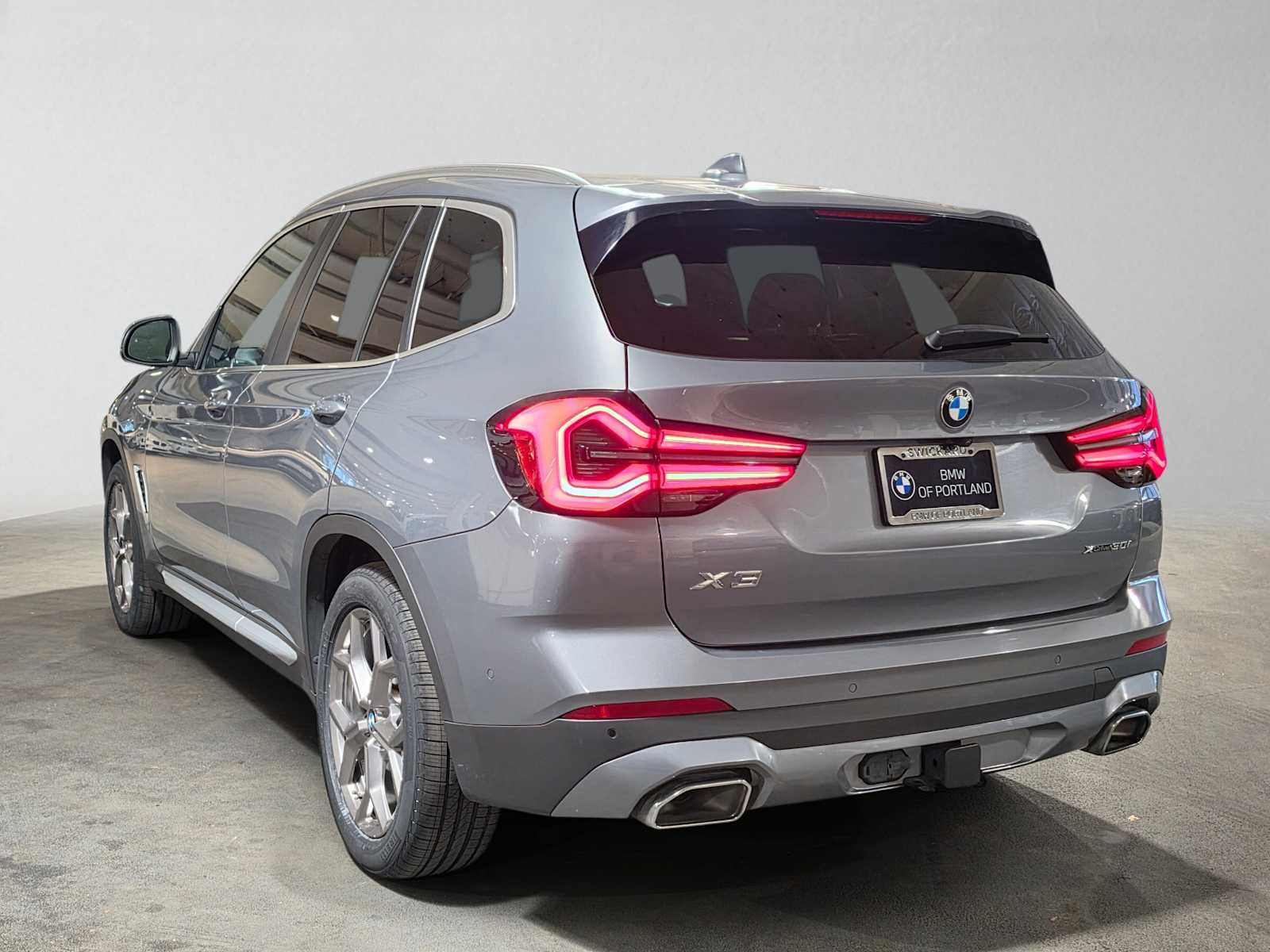 Used 2023 BMW X3 xDrive30i w/ Premium Package w/ZPA AWD/4WD image 5