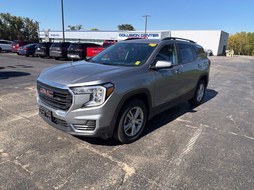 Used 2023 GMC Terrain SLE w/ Driver Convenience Package AWD/4WD image 1