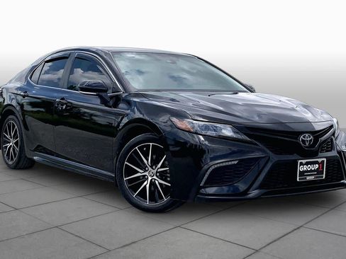 Used 2024 Toyota Camry SE w/ Convenience Package FWD image 3