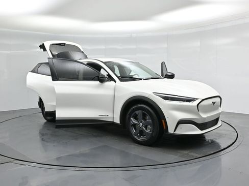 Certified 2023 Ford Mustang Mach-E Select image 32