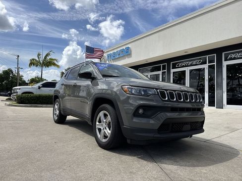 Used 2023 Jeep Compass Latitude w/ Sun and Sound Group image 32